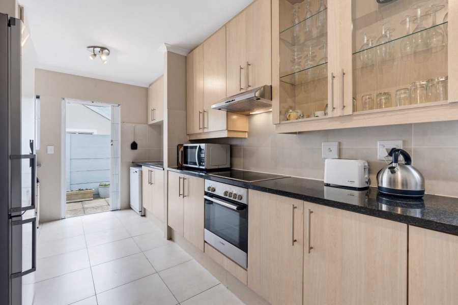 4 Bedroom Property for Sale in Sunningdale Western Cape